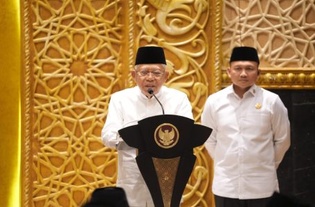 Wapres Ma’ruf Amin Sampaikan Hikmah Puasa kepada Jama’ah Masjid Raya Mujahidin