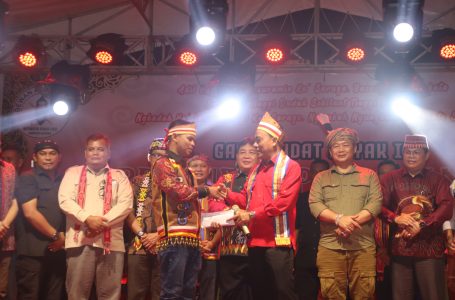 WAGUB KRISANTUS TUTUP PEKAN GAWAI ADAT DAYAK II BEBANTAN POLAS LAMAN SUNGAI LAUR